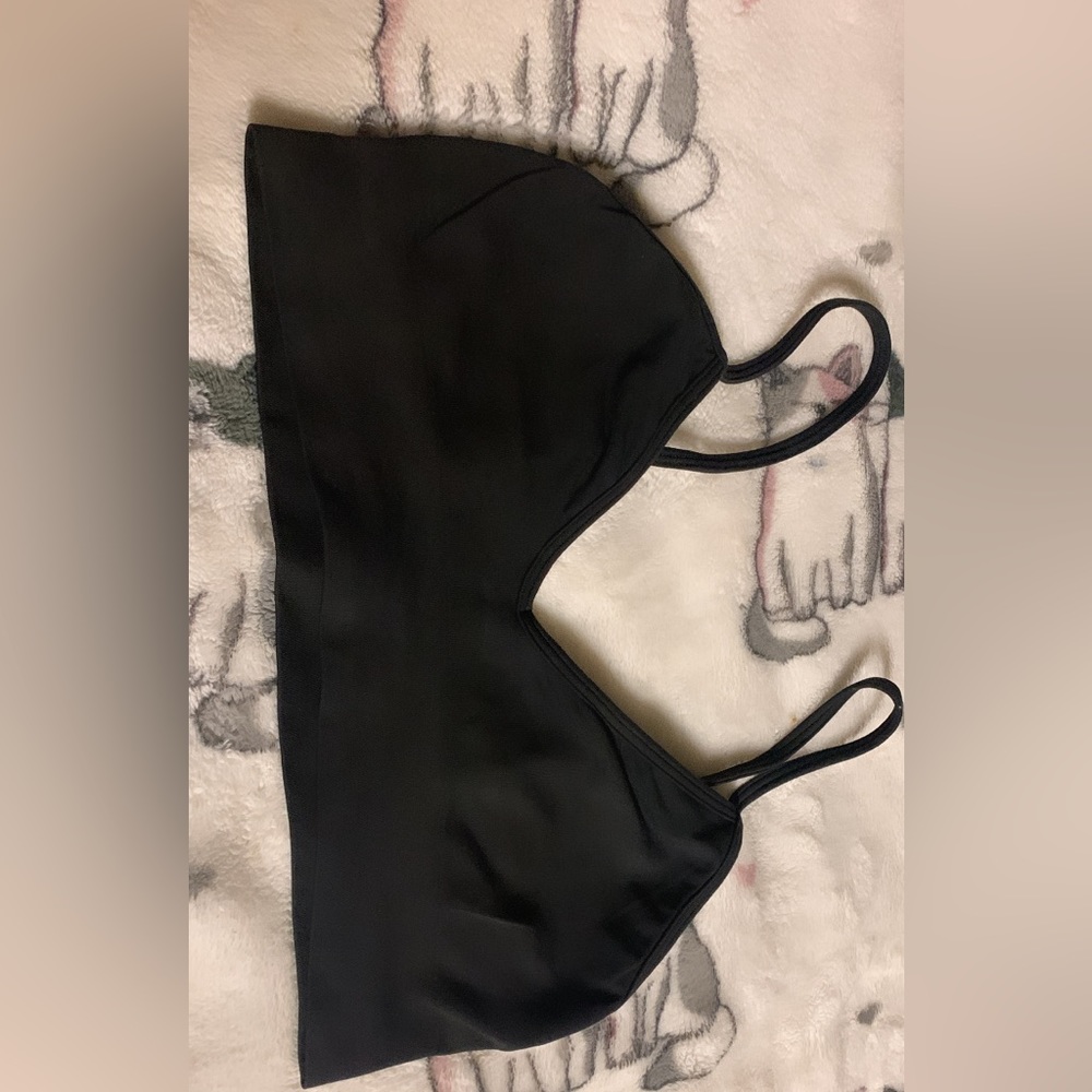 Skims bralette , only worn once ! Shapes your body right !